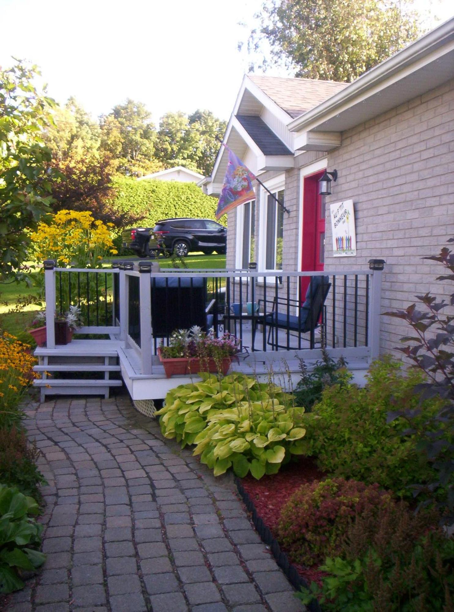 Gite Au P'Tit Bonheur B&B Coaticook Exteriör bild