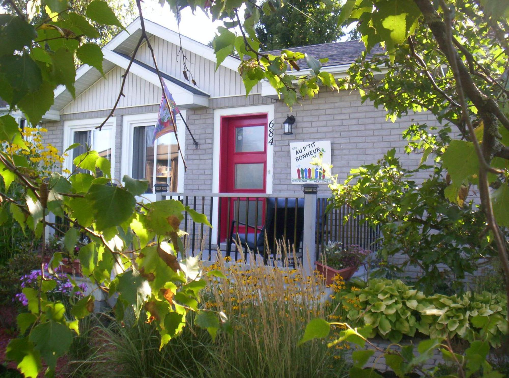 Gite Au P'Tit Bonheur B&B Coaticook Exteriör bild