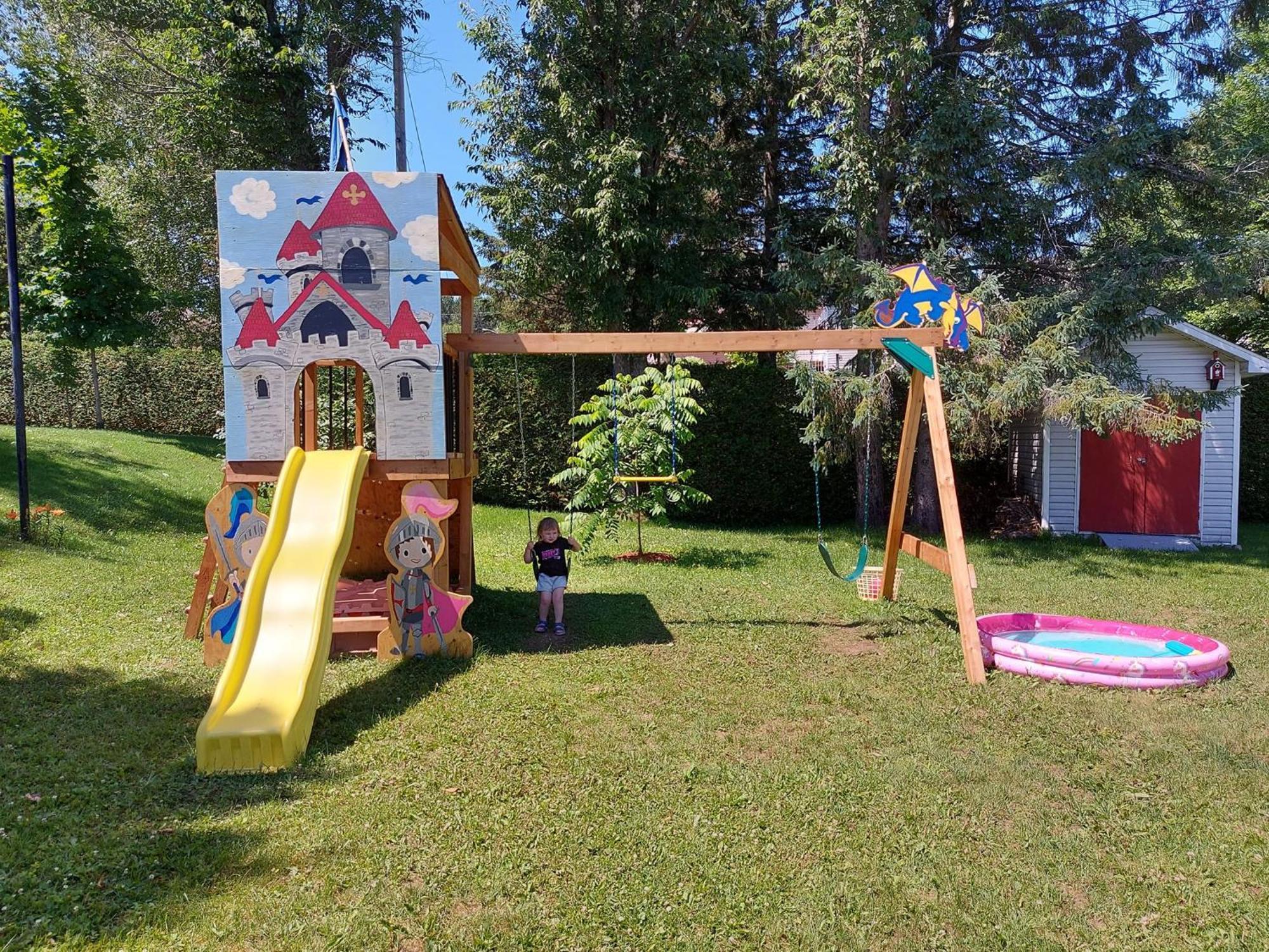 Gite Au P'Tit Bonheur B&B Coaticook Exteriör bild